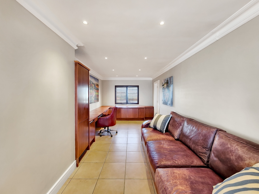 To Let 4 Bedroom Property for Rent in Mouille Point Western Cape